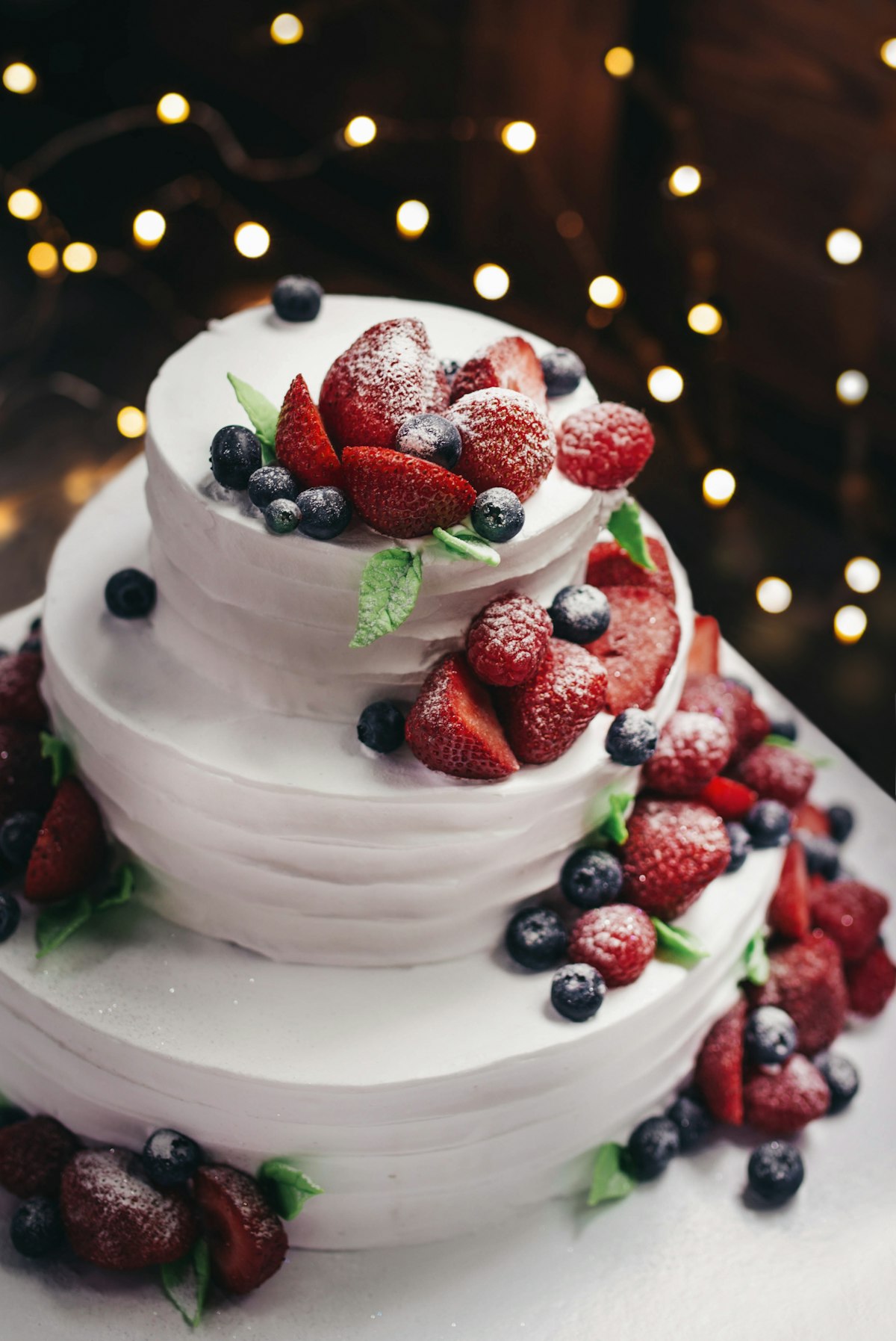 Bolo de celebração com cobertura — imagem ilustrativa